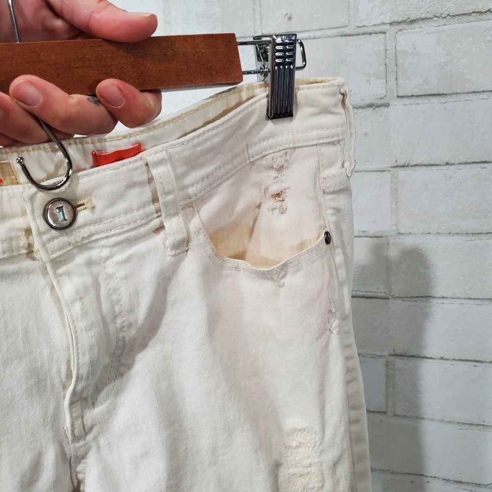 Women's Distressed White Patch Jeans - Picture 14 of 16